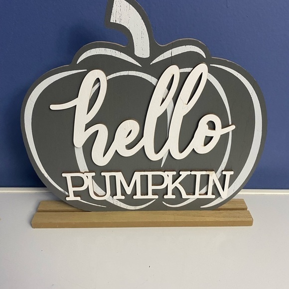Hello Pumpkin stand up sign
Wooden light weight fall harvest home - Picture 1 of 4